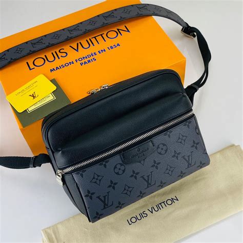 louis vuitton çanta erkek beymen|louis vuitton handbags men.